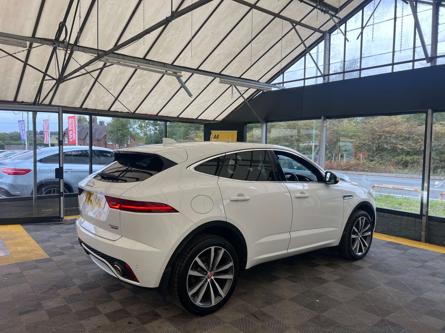 Used Jaguar E-Pace 2018 for sale - 76097136: Photo 9