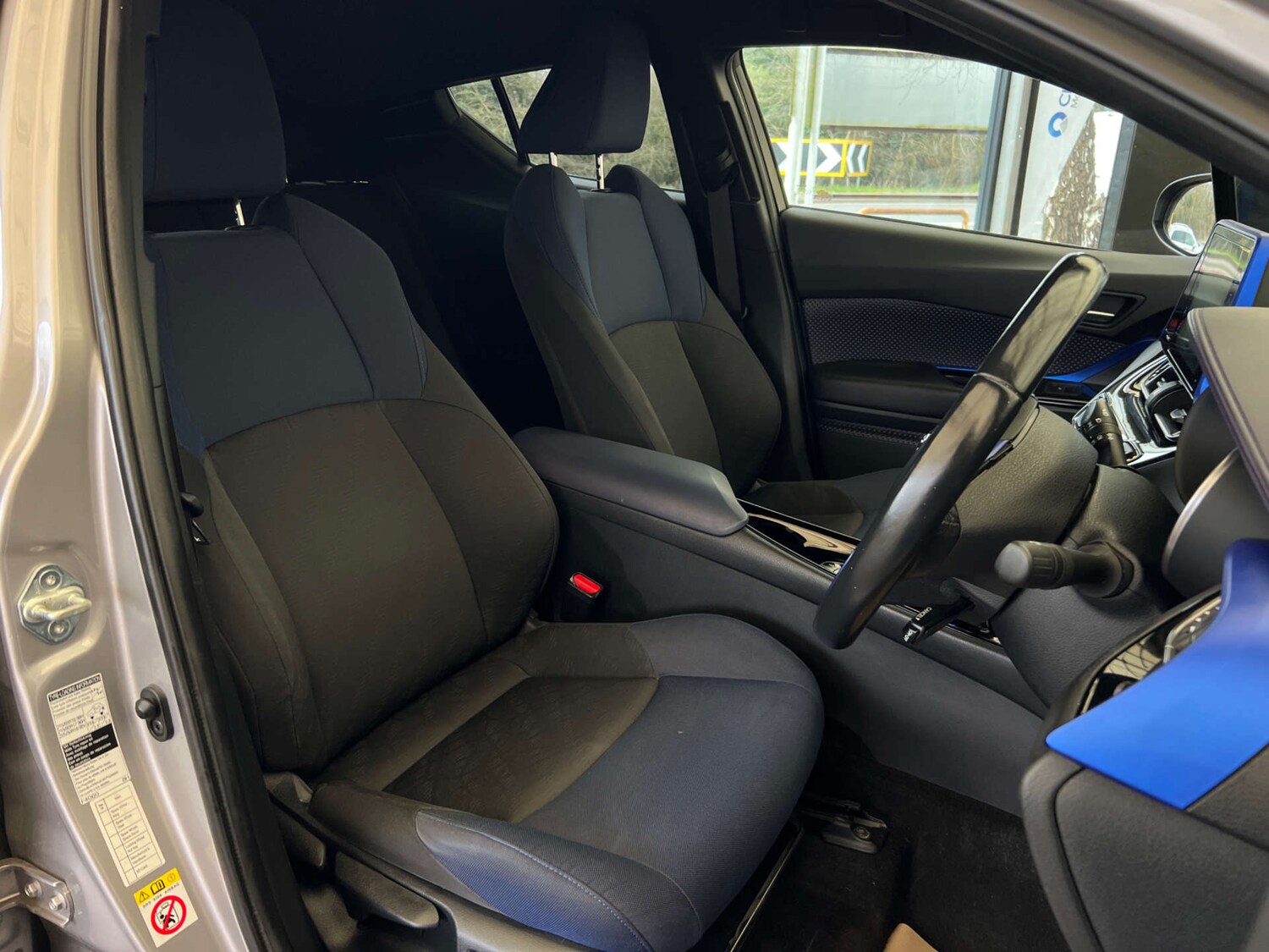 Used Toyota C-HR 2017 for sale - 77821720: Photo 11