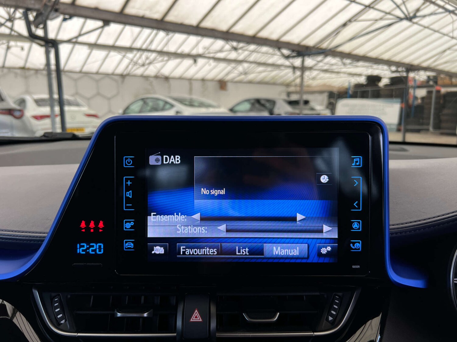 Used Toyota C-HR 2017 for sale - 77821720: Photo 17