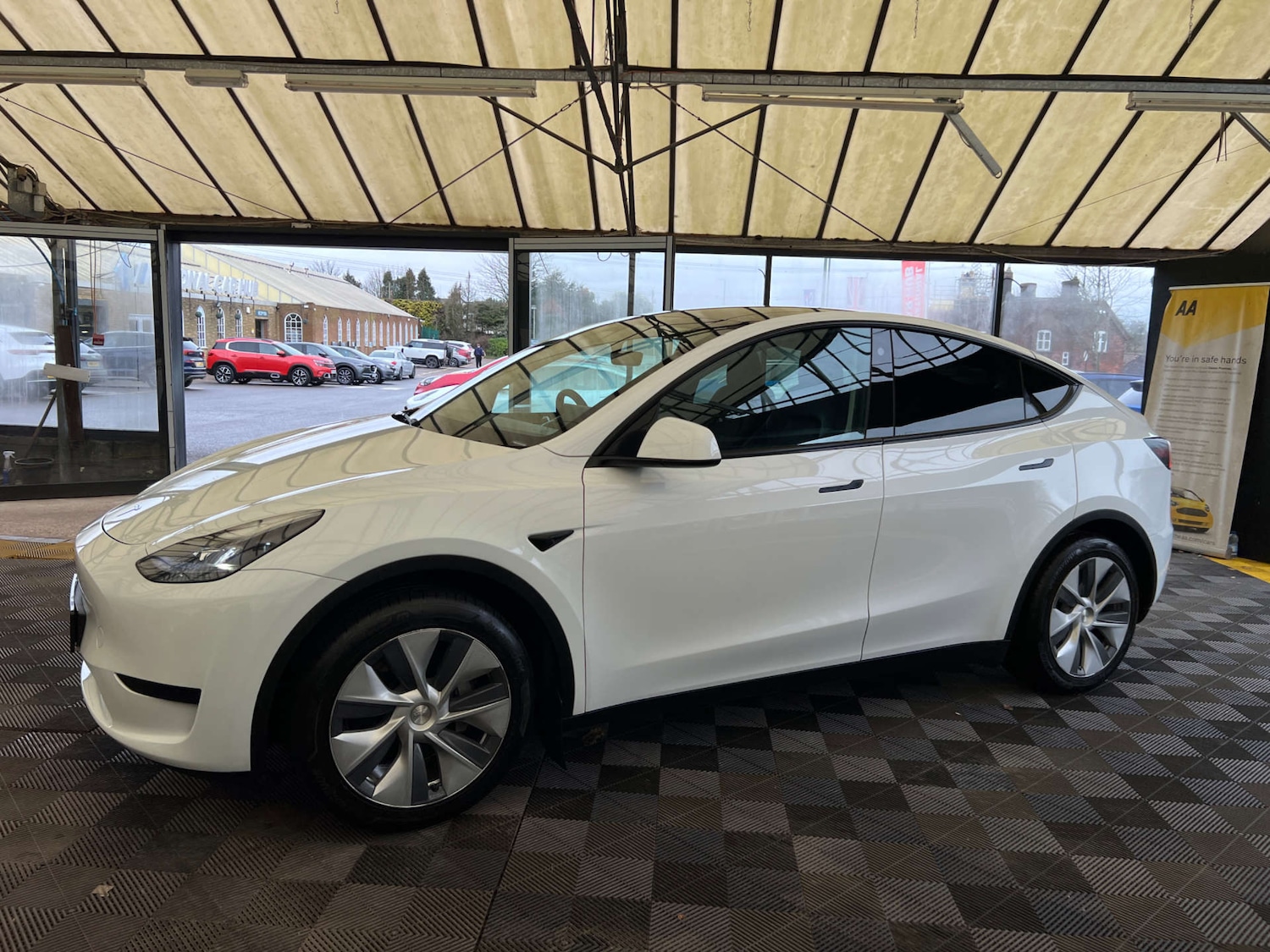 Used Tesla Model Y 2023 for sale - 77535062: Photo 5