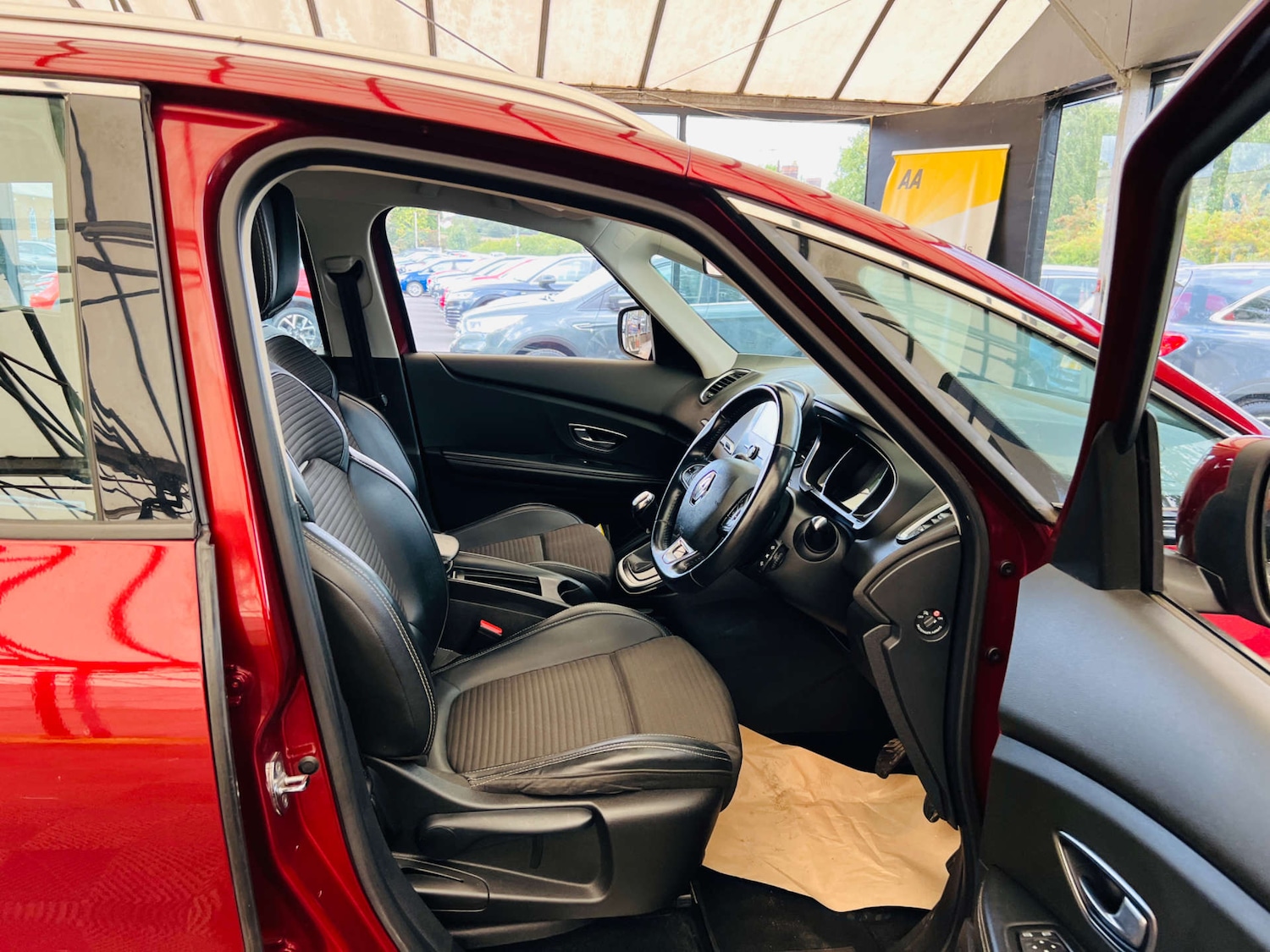 Used Renault Grand Scenic 2018 for sale - 78201073: Photo 10