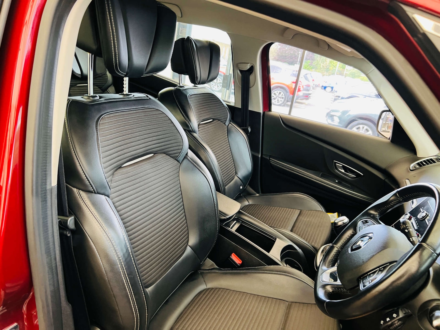 Used Renault Grand Scenic 2018 for sale - 78201073: Photo 12