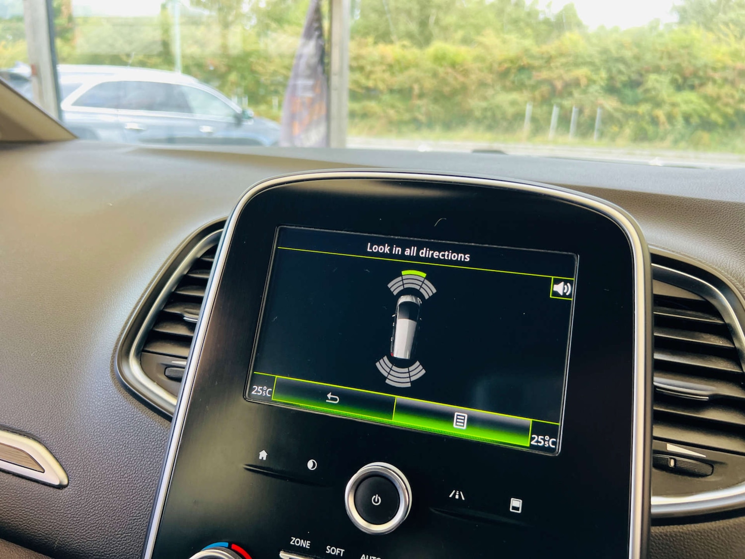 Used Renault Grand Scenic 2018 for sale - 78201073: Photo 18