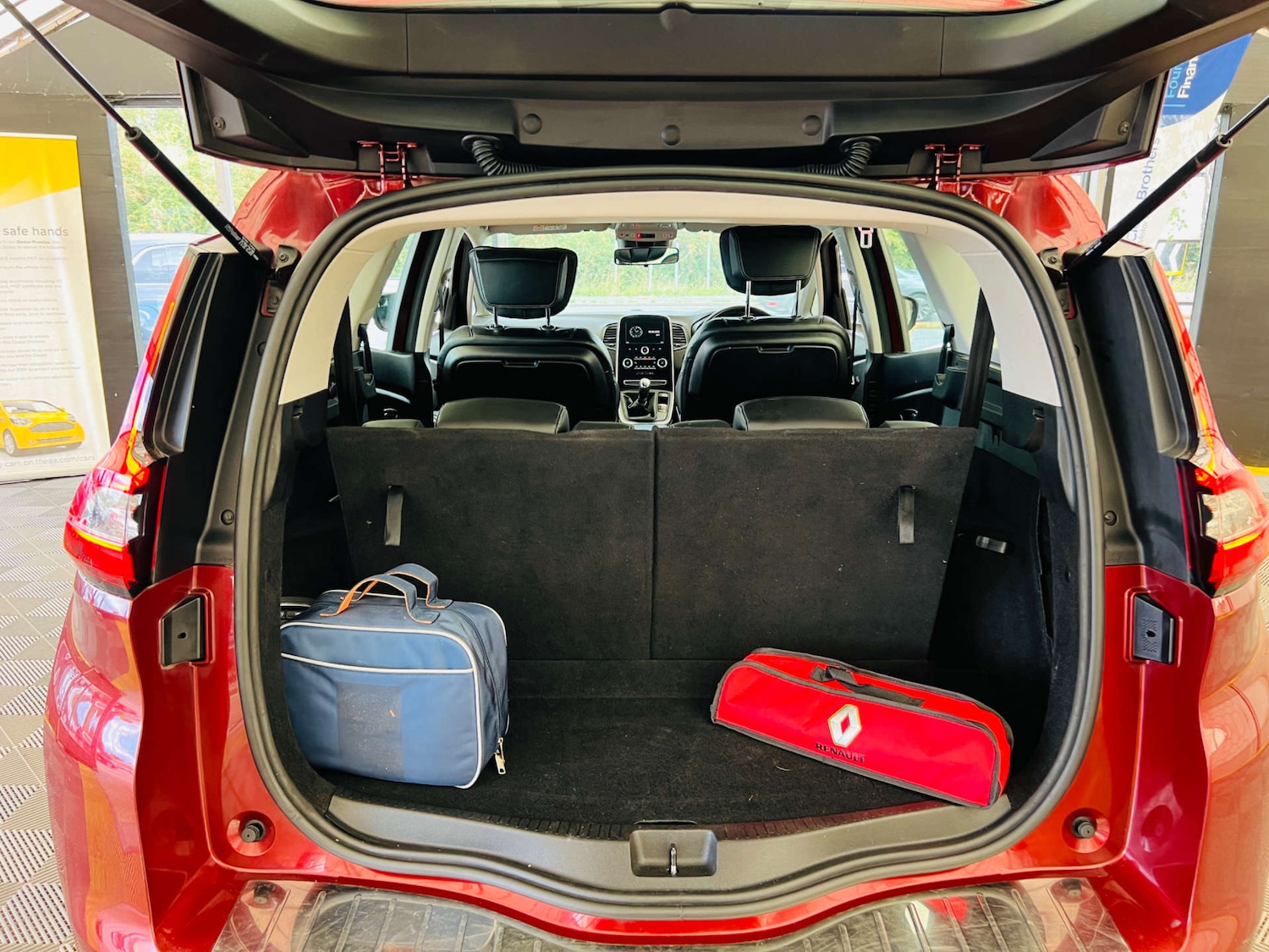 Used Renault Grand Scenic 2018 for sale - 78201073: Photo 26