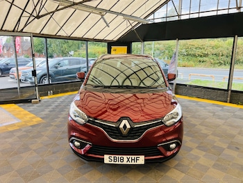 Used Renault Grand Scenic 2018 for sale - 78201073: Photo