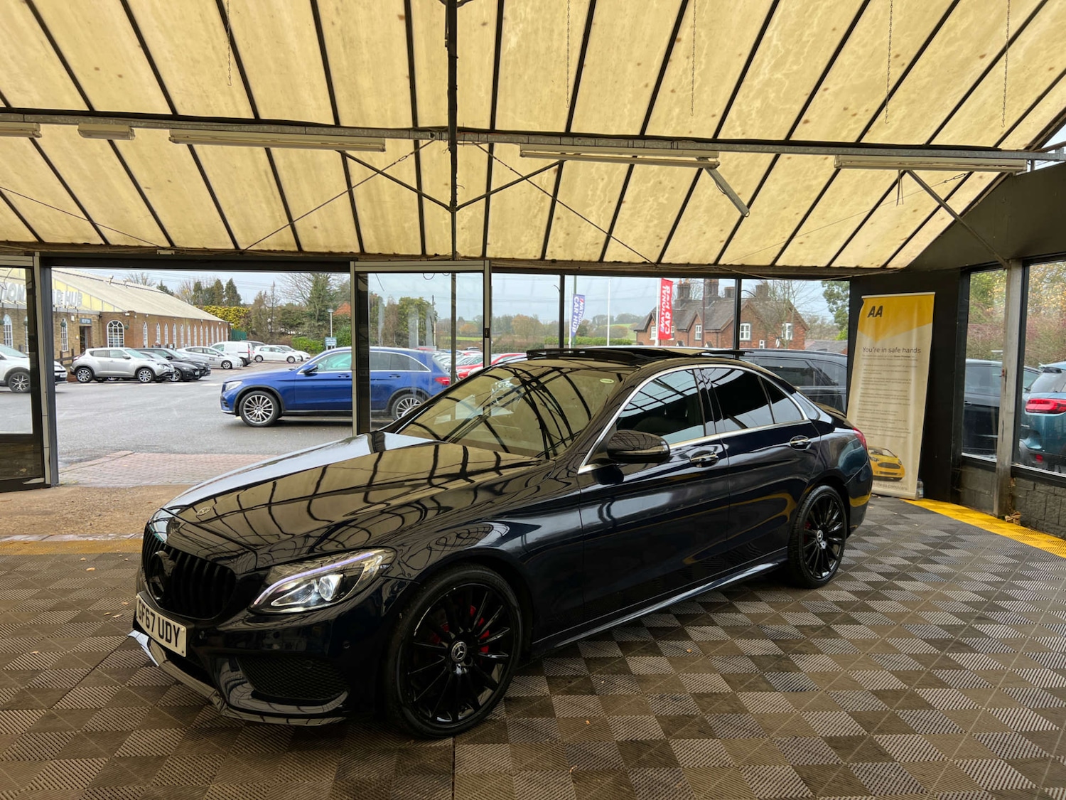 Used Mercedes-Benz C Class 2017 for sale - 76861655: Photo 4