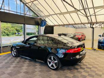 Used Jaguar XE 2019 for sale - 74746116: Photo