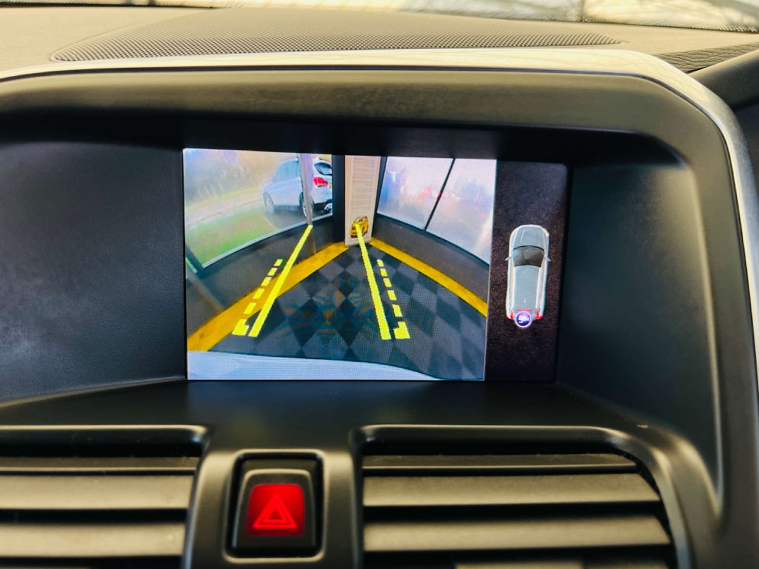 Used Volvo XC60 2017 for sale - 77964805: Photo 29