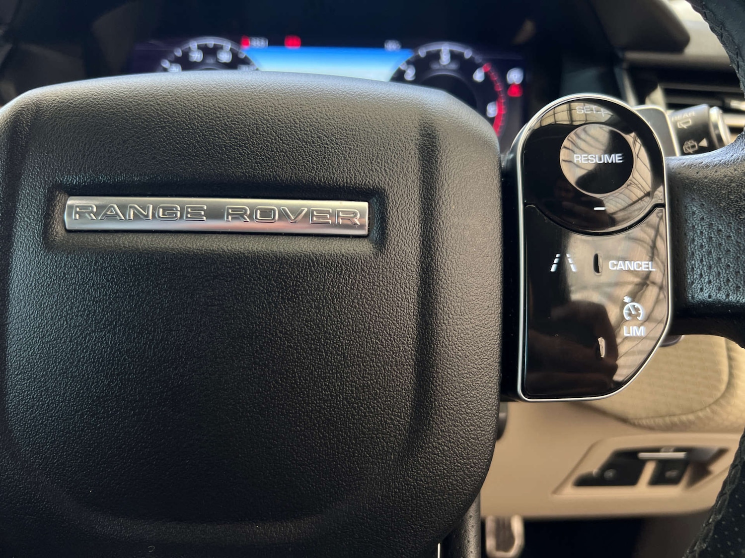 Used Land Rover Range Rover Velar 2019 for sale - 78032014: Photo 17