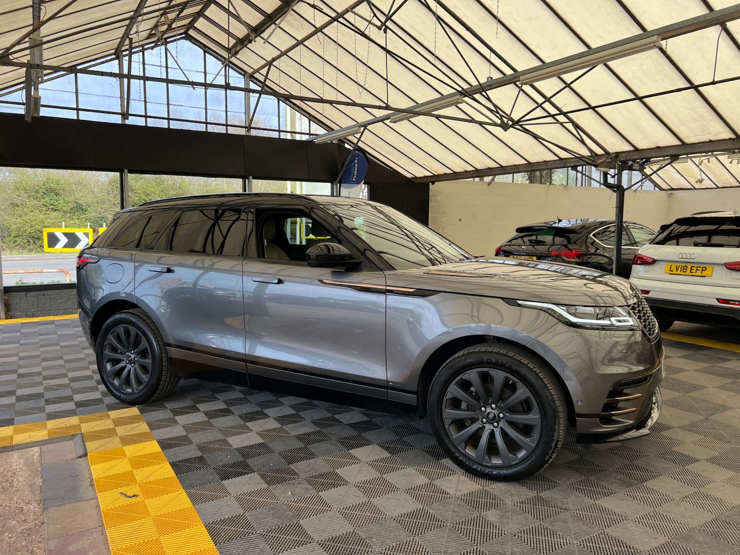Used Land Rover Range Rover Velar 2019 for sale - 78032014: Photo 3