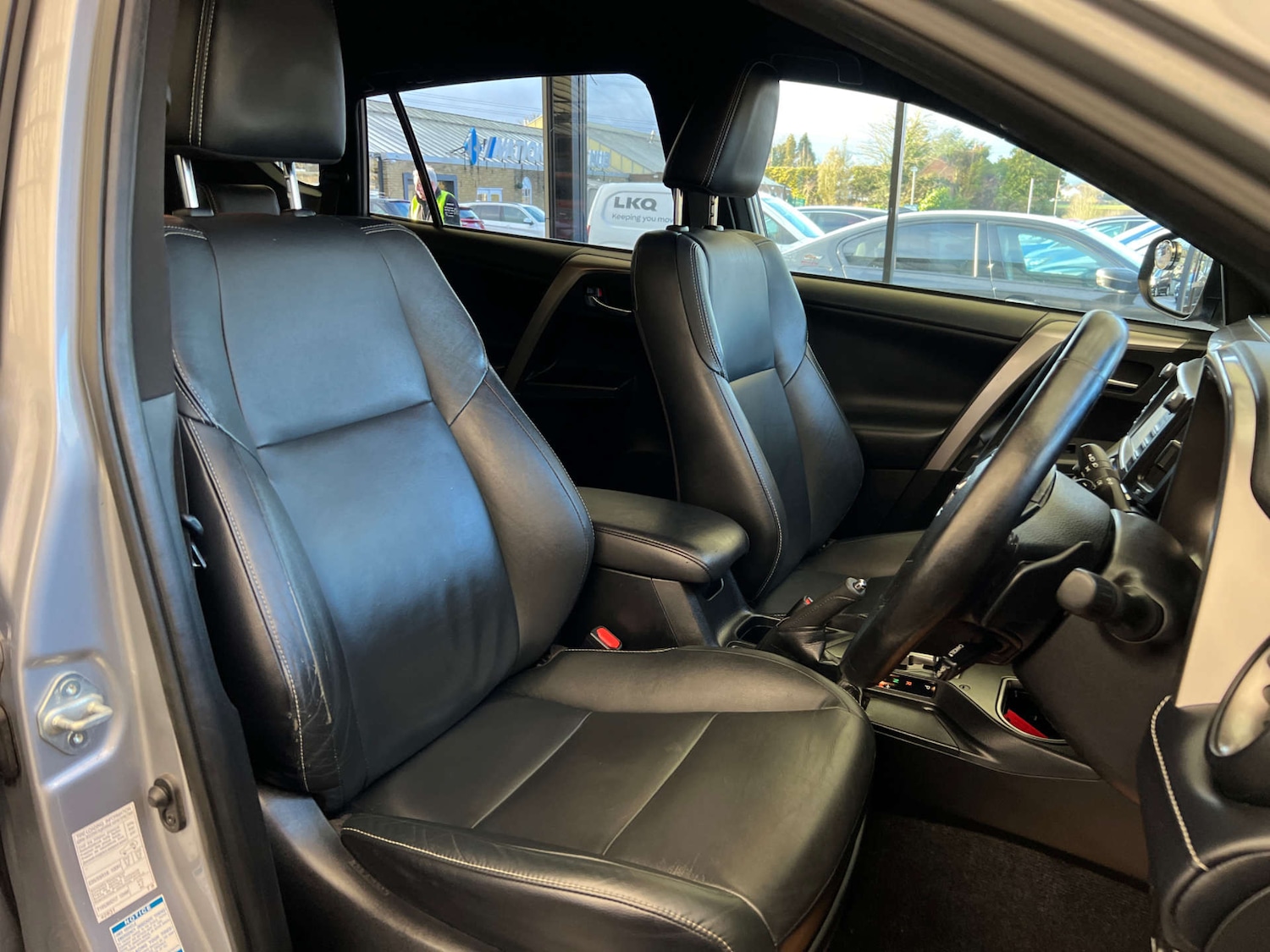 Used Toyota RAV4 2018 for sale - 77628807: Photo 11