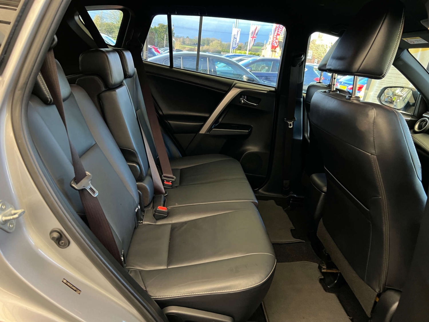 Used Toyota RAV4 2018 for sale - 77628807: Photo 24