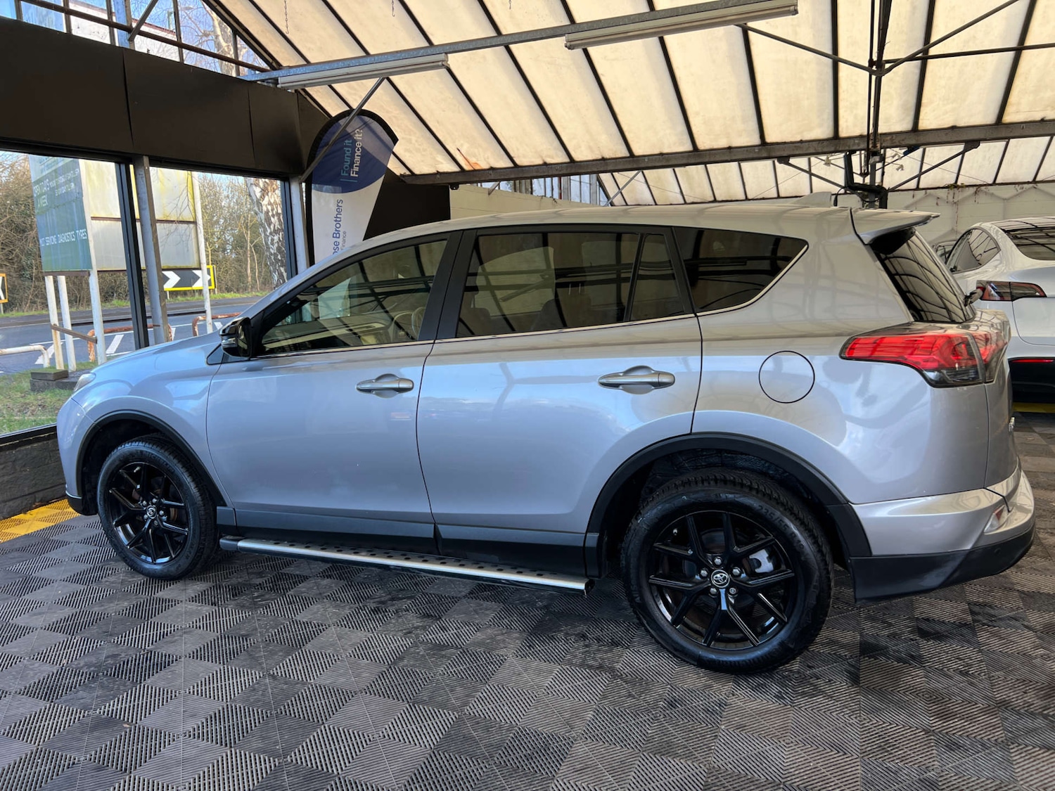 Used Toyota RAV4 2018 for sale - 77628807: Photo 7