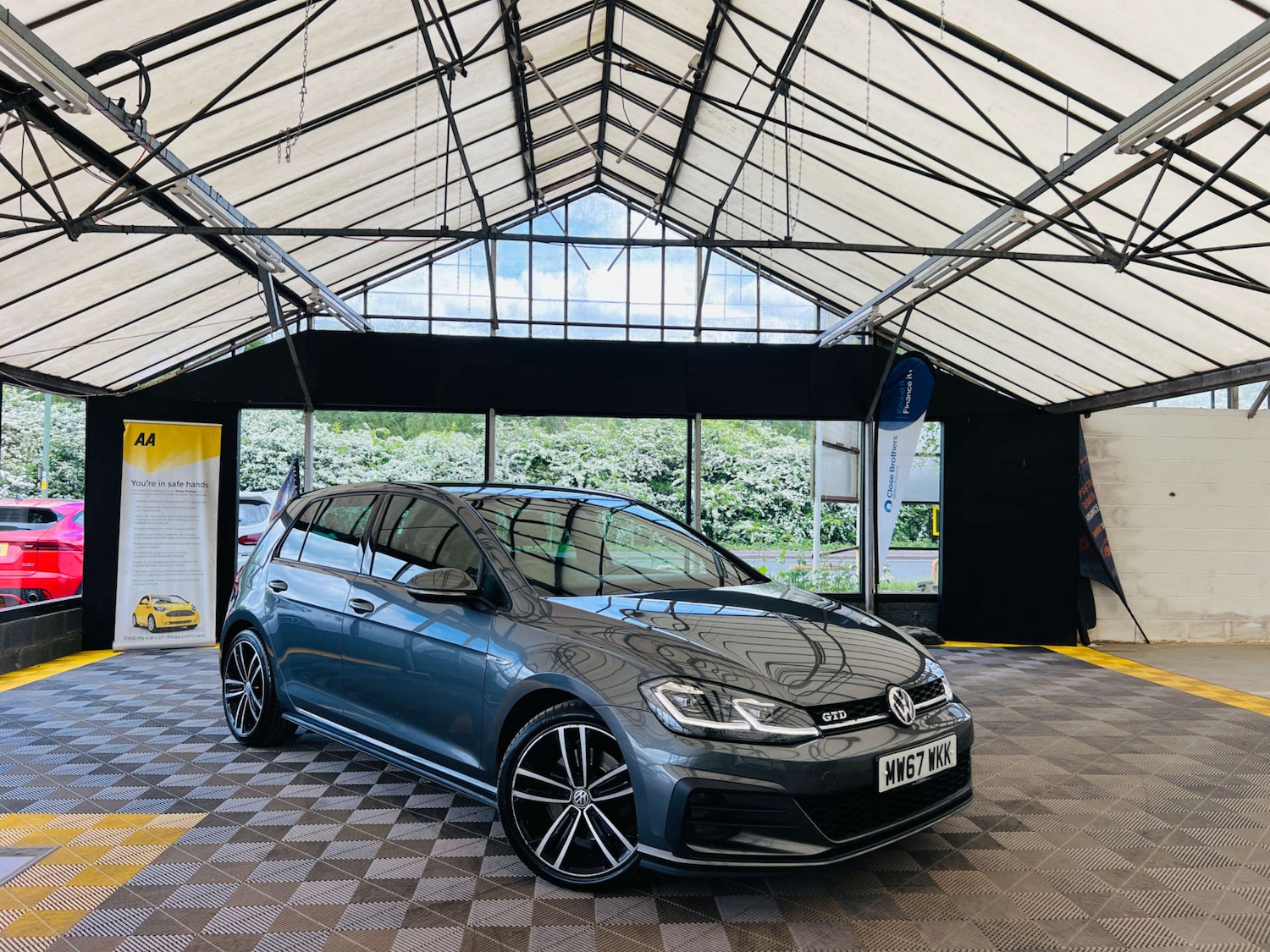 Used Volkswagen Golf 2017 for sale - 76711706: Photo 1