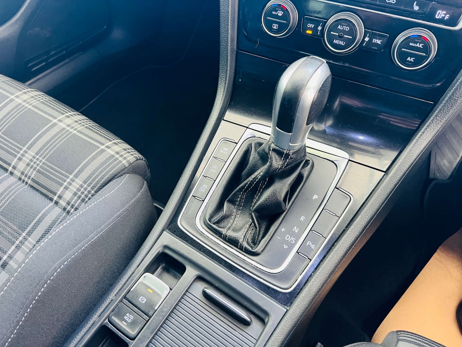 Used Volkswagen Golf 2017 for sale - 76711706: Photo 10