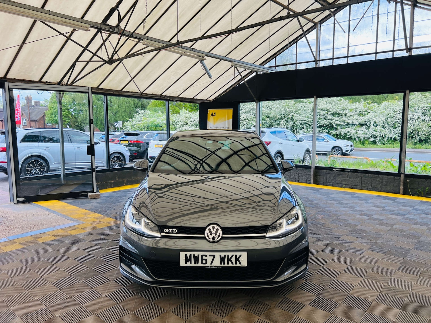 Used Volkswagen Golf 2017 for sale - 76711706: Photo 2