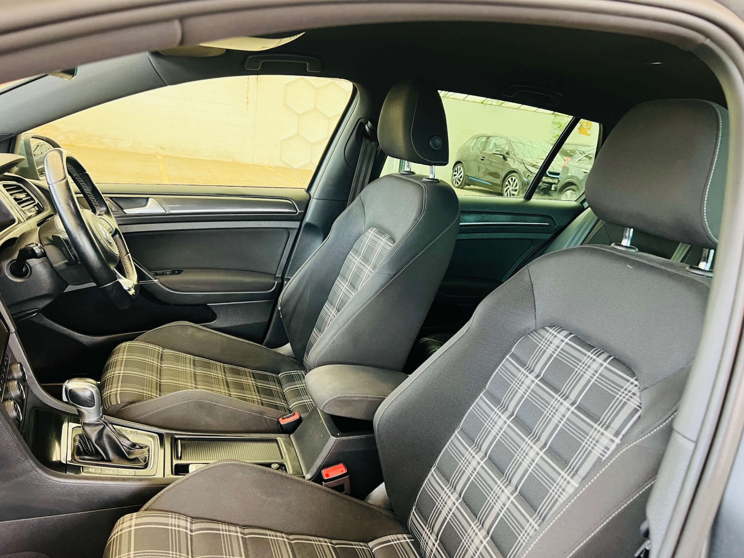 Used Volkswagen Golf 2017 for sale - 76711706: Photo 20