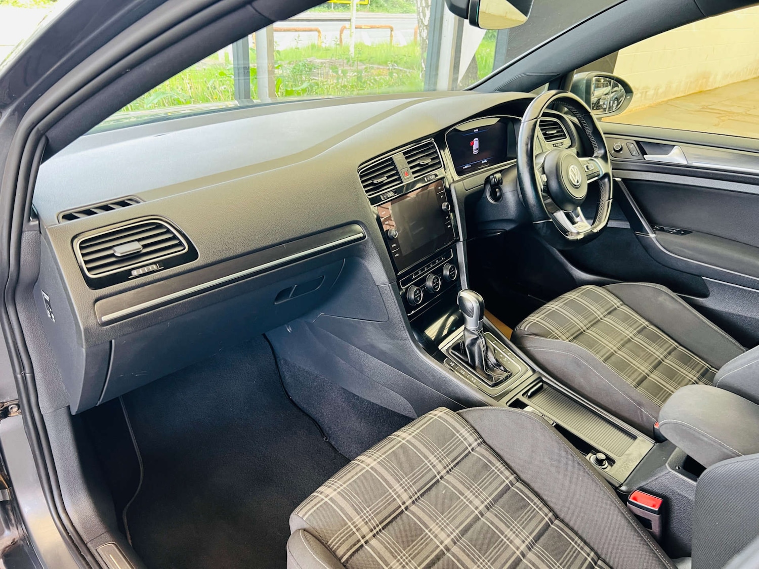 Used Volkswagen Golf 2017 for sale - 76711706: Photo 21