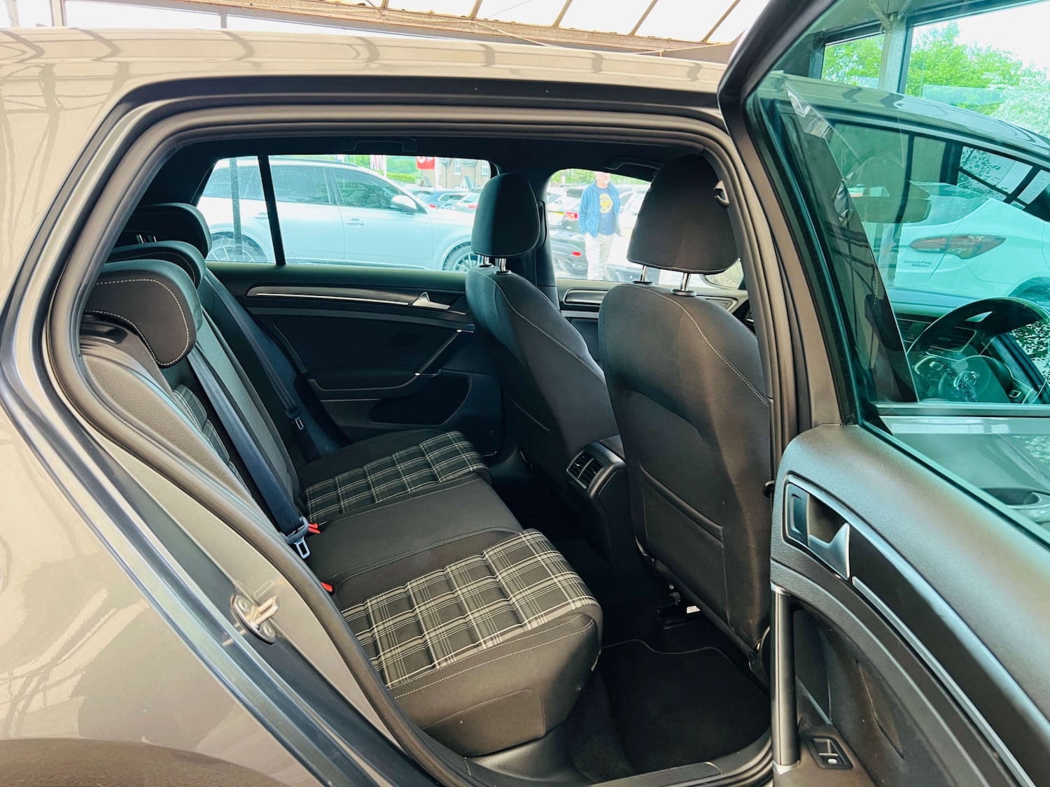 Used Volkswagen Golf 2017 for sale - 76711706: Photo 22