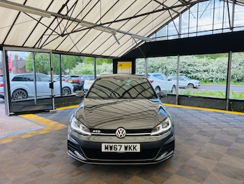 Used Volkswagen Golf 2017 for sale - 76711706: Photo