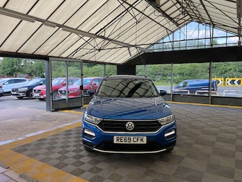 Used Volkswagen T-Roc 2019 for sale - 79186230: Photo