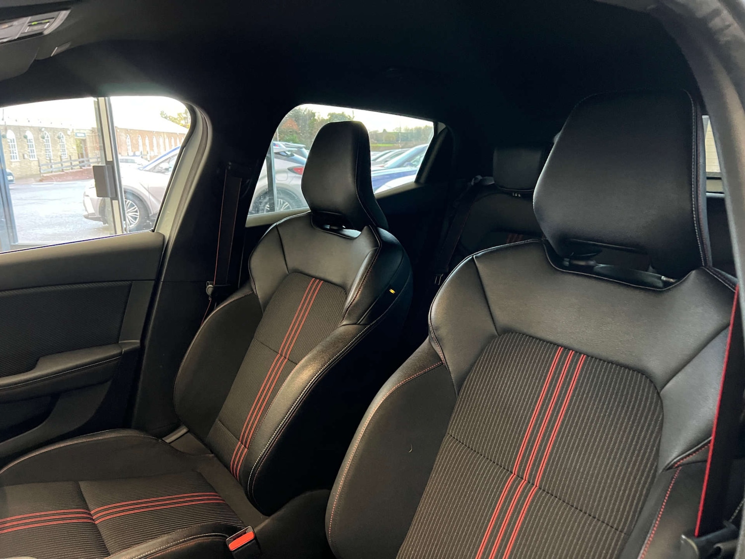 Used Renault Clio 2020 for sale - 76687503: Photo 18