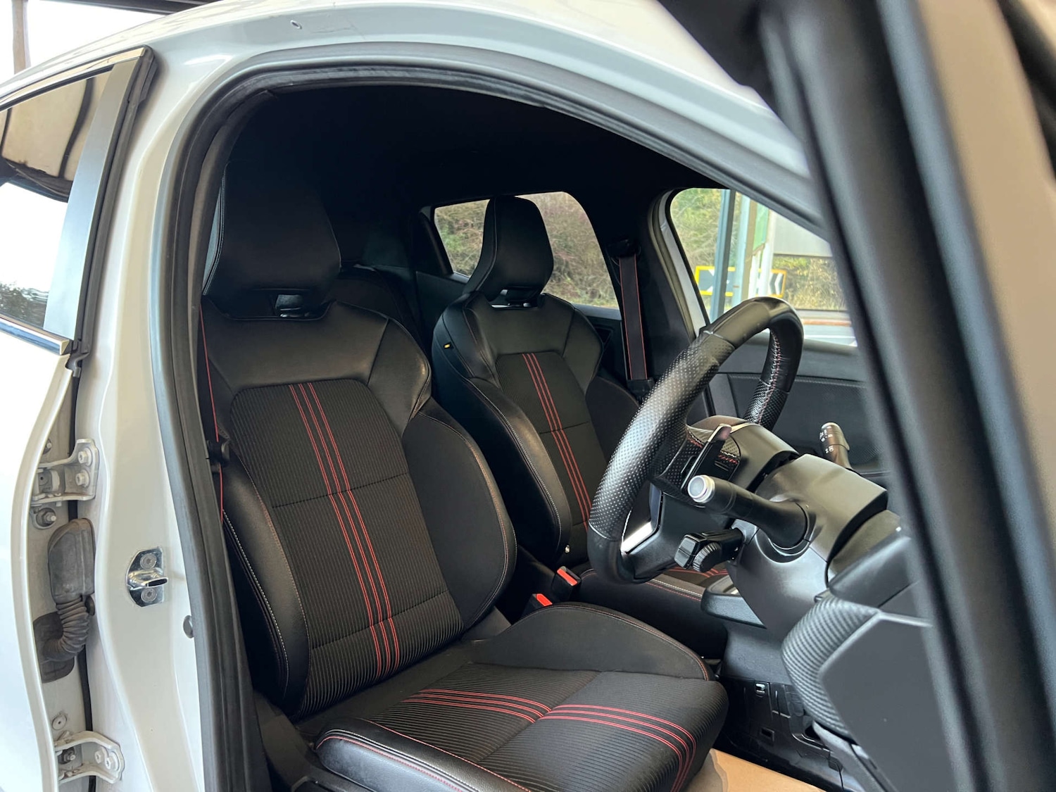 Used Renault Clio 2020 for sale - 76687503: Photo 9