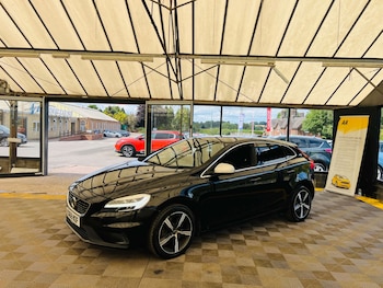 Used Volvo V40 2018 for sale - 75470067: Photo