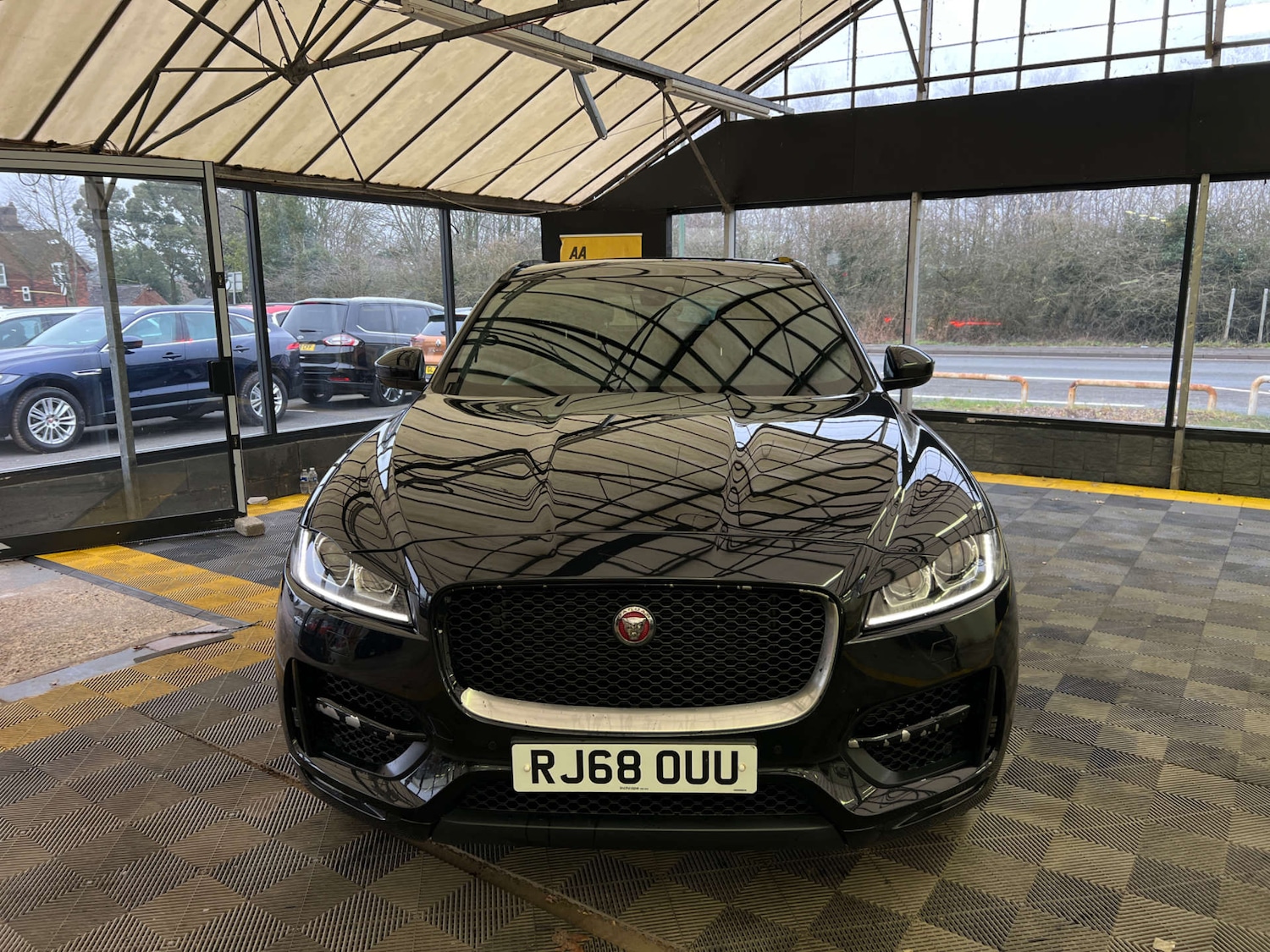 Used Jaguar F-Pace 2018 for sale - 77431836: Photo 4