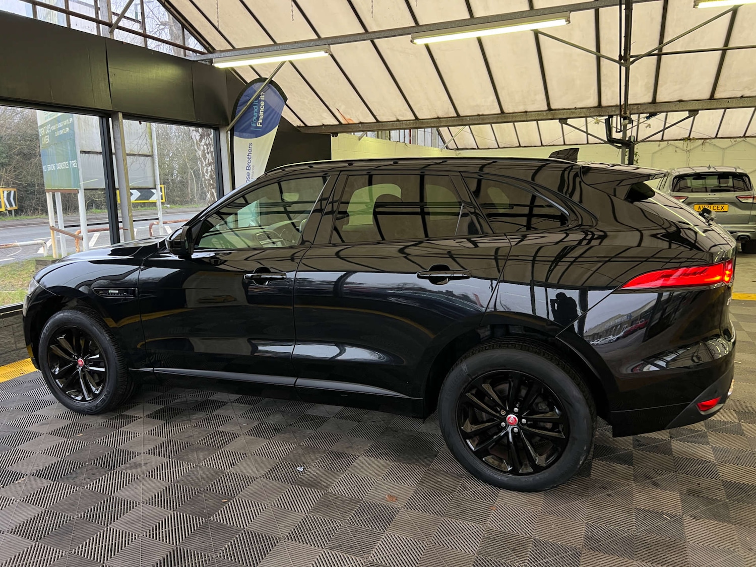 Used Jaguar F-Pace 2018 for sale - 77431836: Photo 7