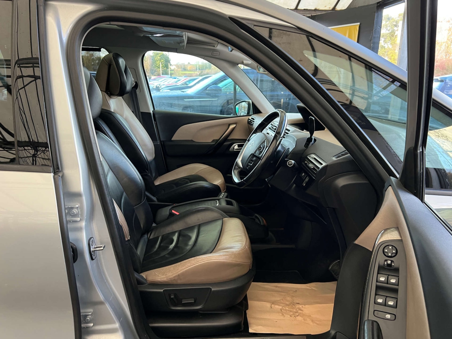 Used Citroen C4 Grand Picasso 2016 for sale - 77025211: Photo 8