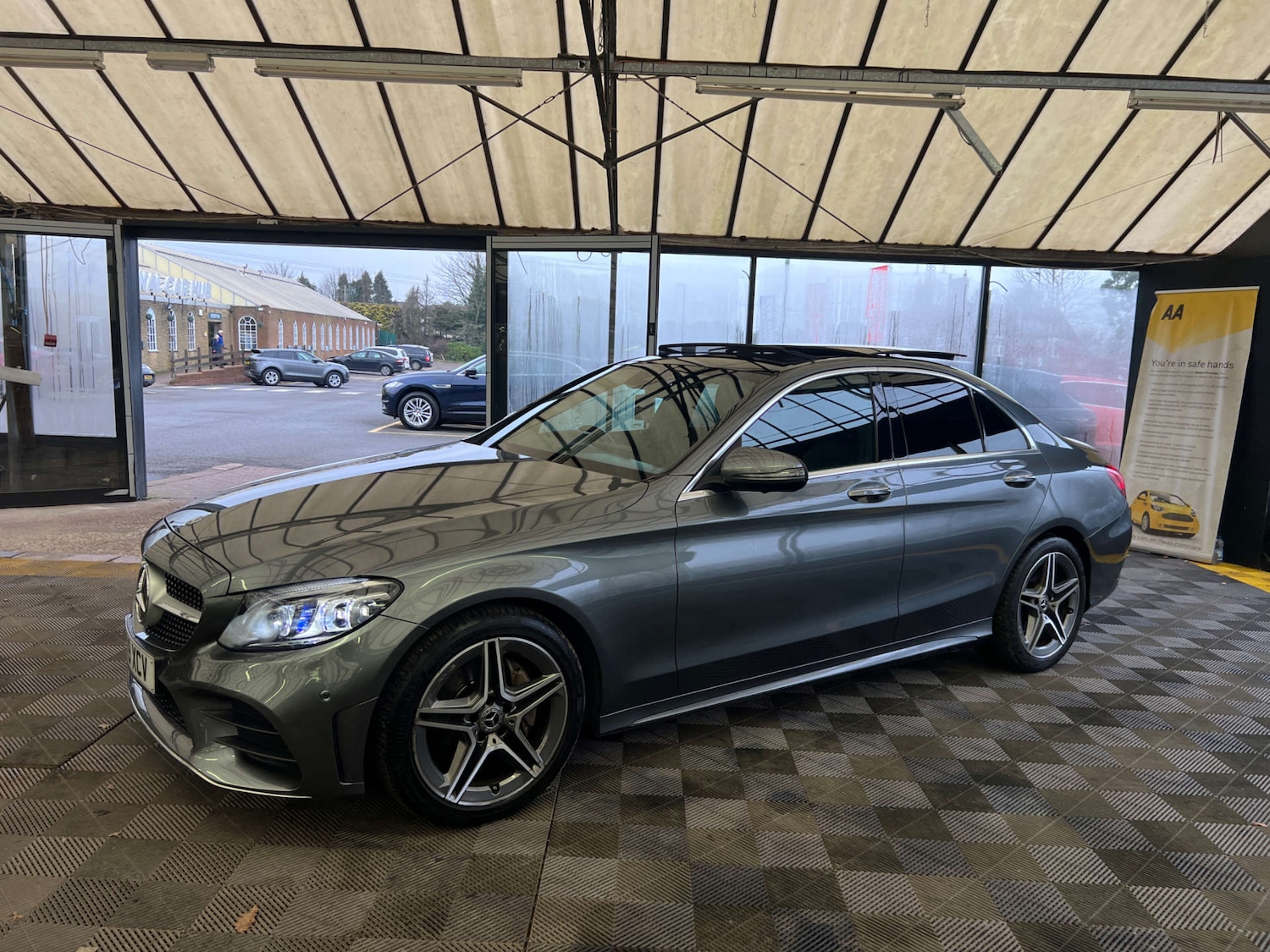 Used Mercedes-Benz C Class 2019 for sale - 77370969: Photo 5