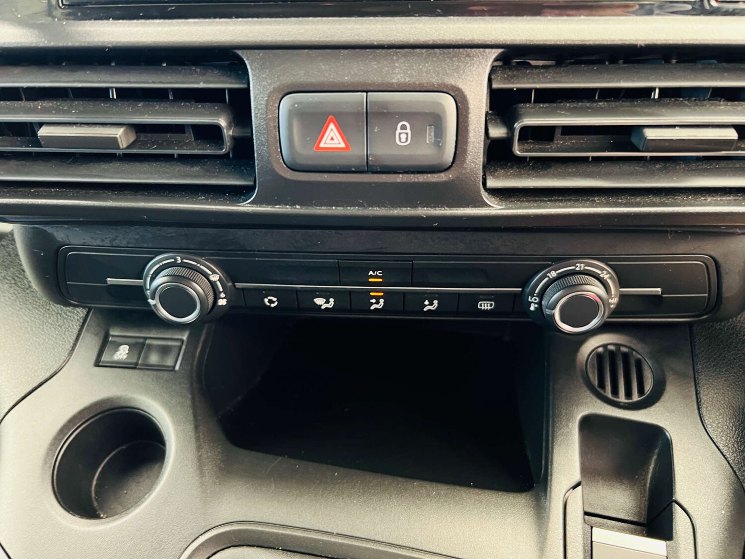 Used Peugeot Rifter 2019 for sale - 77877247: Photo 21