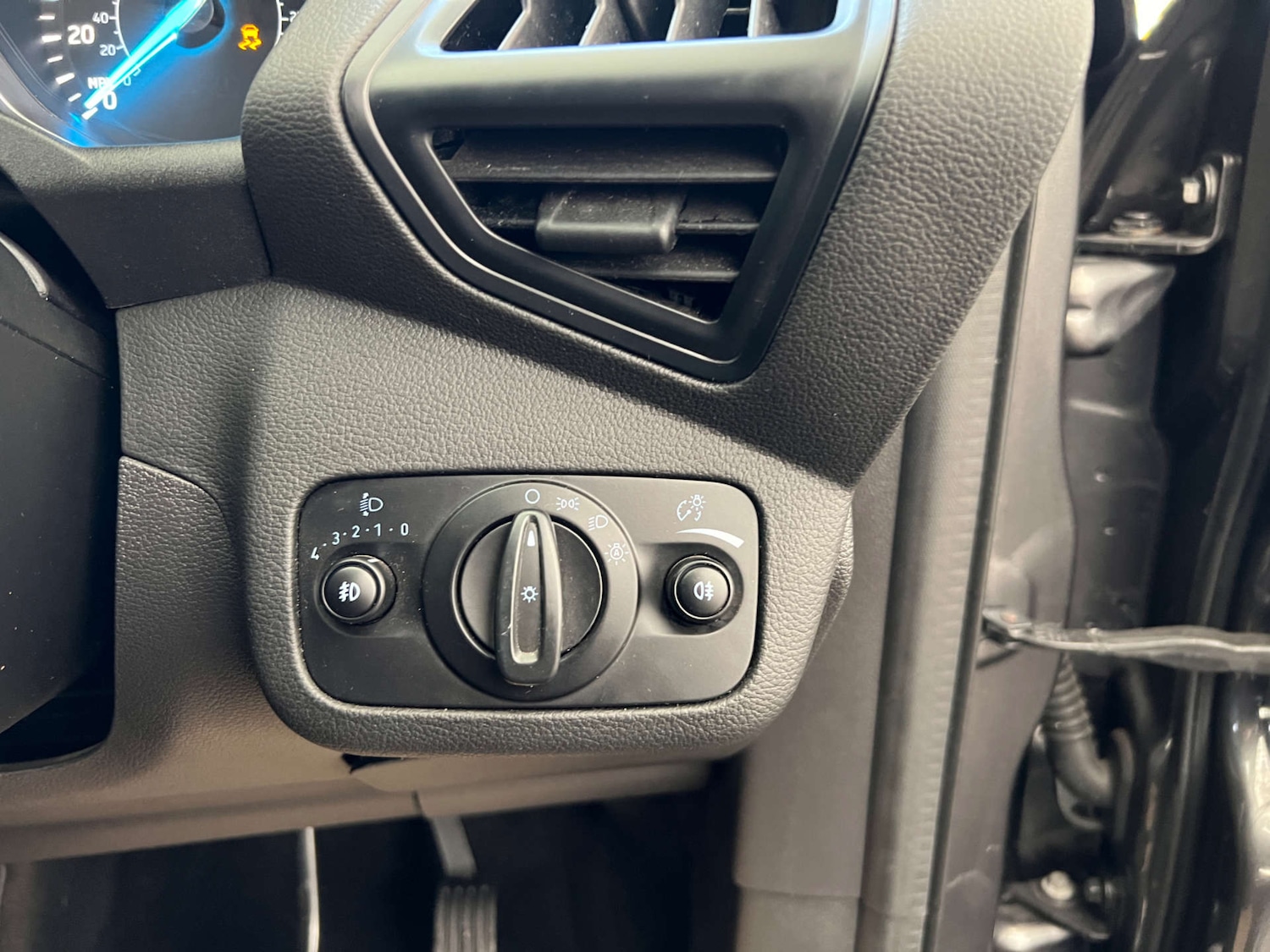 Used Ford Kuga 2016 for sale - 76602081: Photo 13