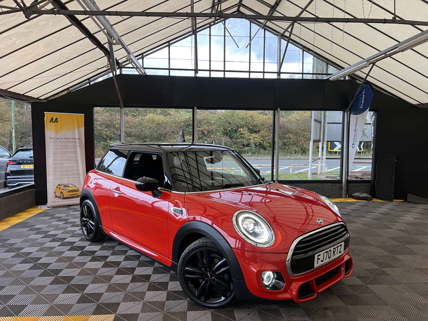 Used MINI Hatch 2020 for sale - 76205341: Photo 1