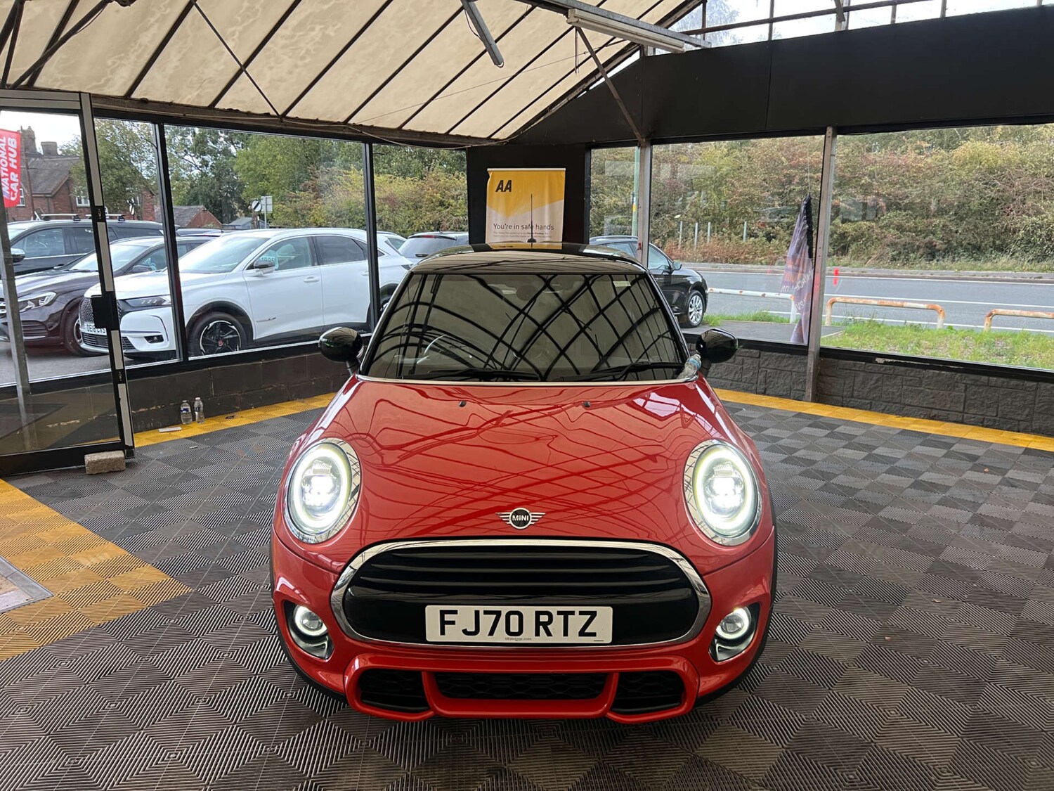 Used MINI Hatch 2020 for sale - 76205341: Photo 2