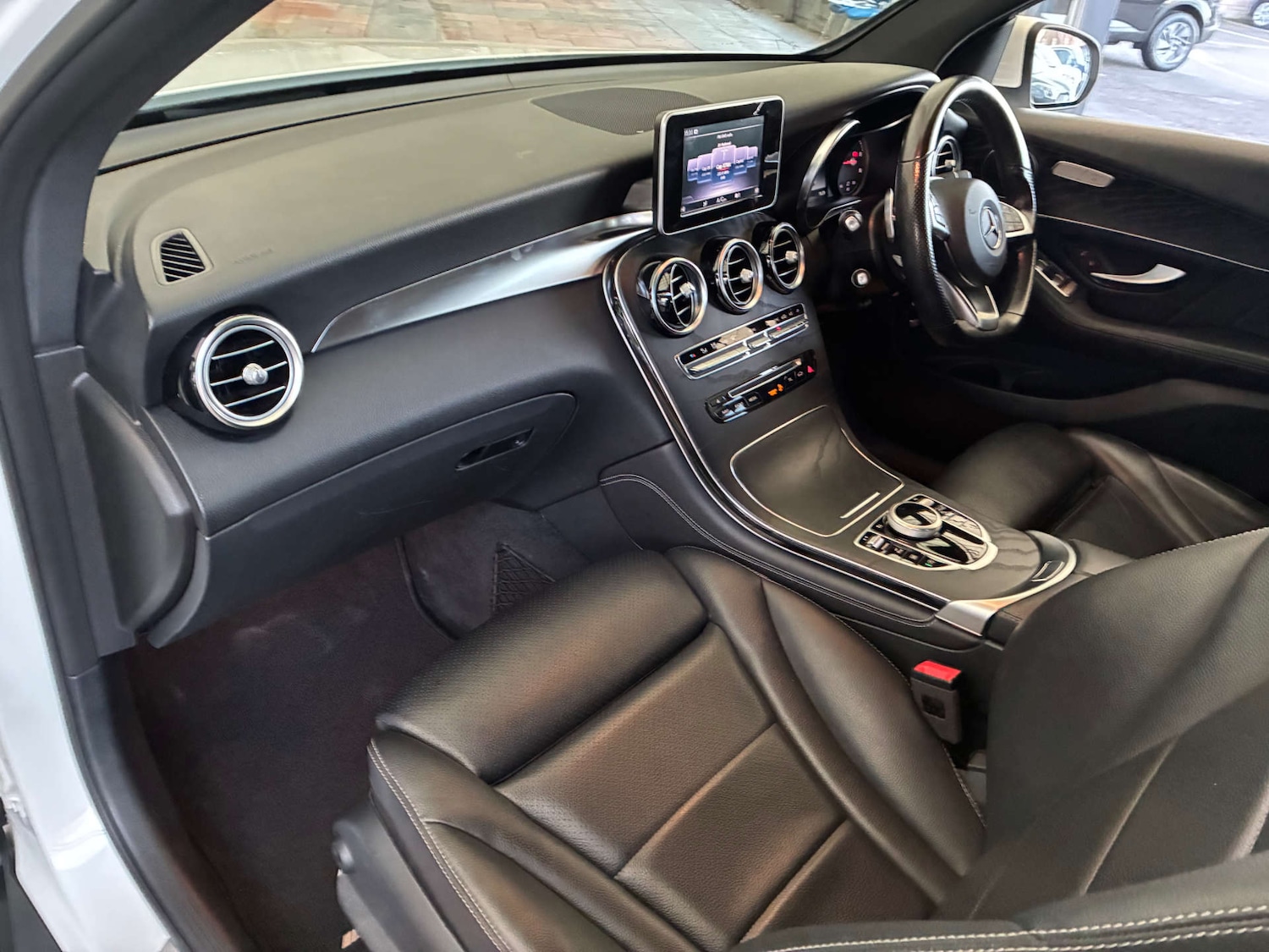 Used Mercedes-Benz GLC 2018 for sale - 76699702: Photo 24