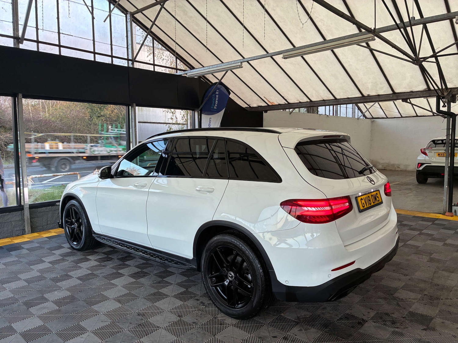 Used Mercedes-Benz GLC 2018 for sale - 76699702: Photo 5