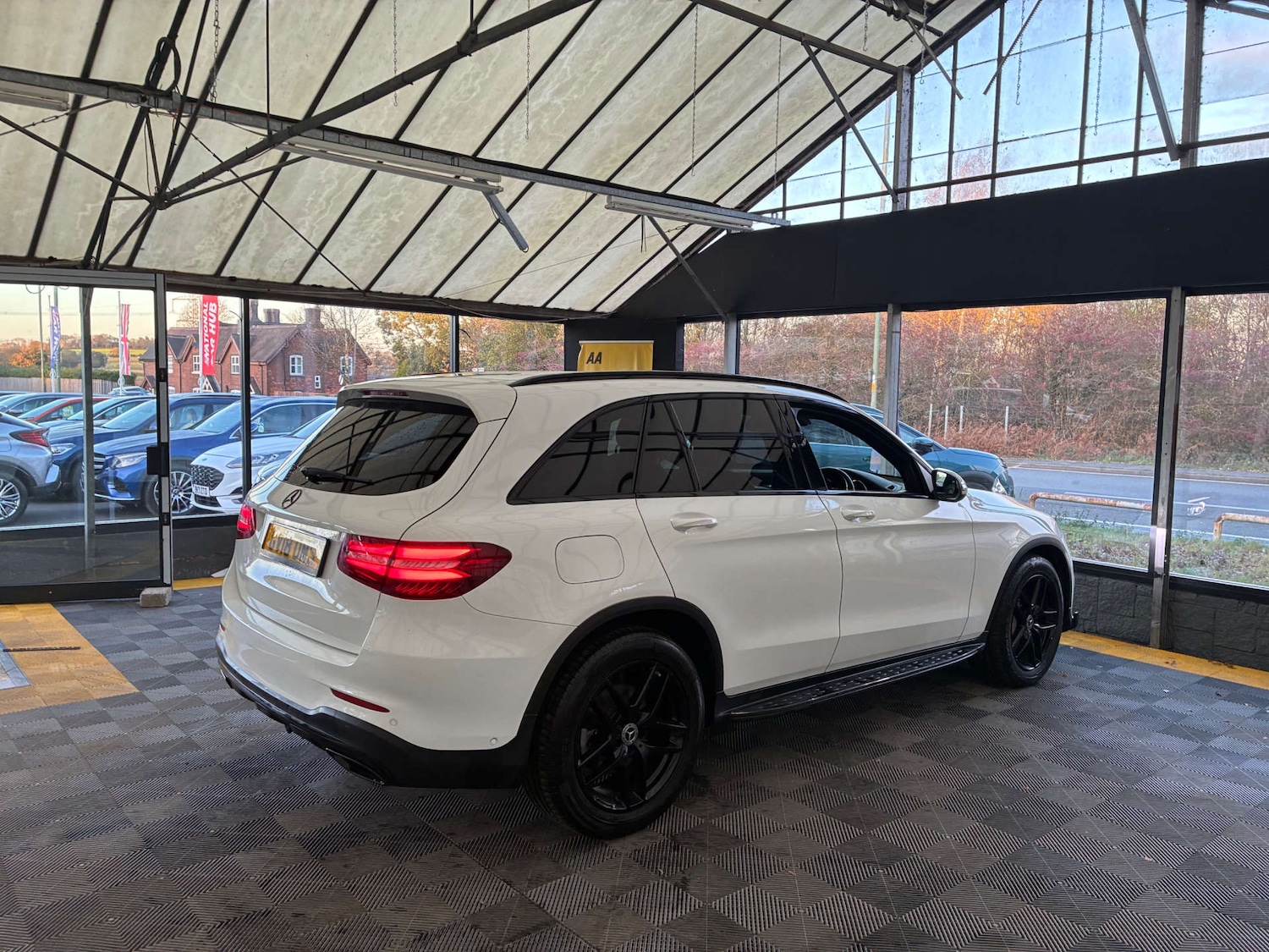 Used Mercedes-Benz GLC 2018 for sale - 76699702: Photo 8