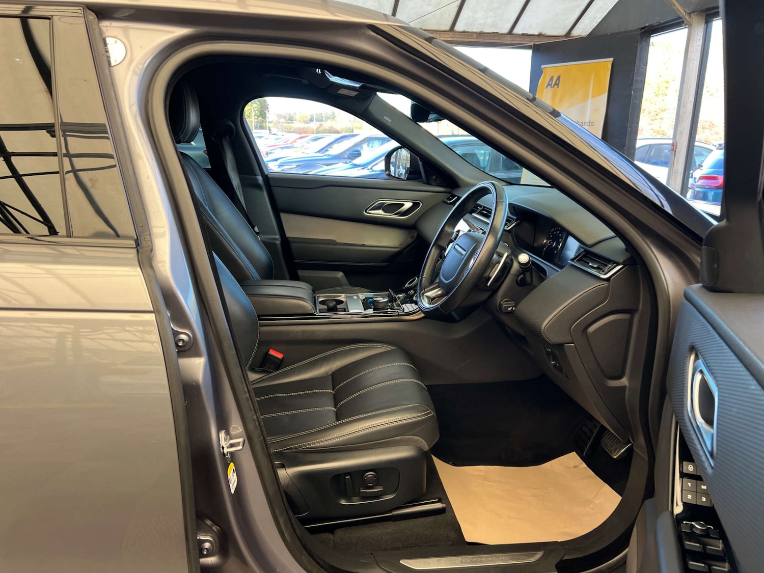 Used Land Rover Range Rover Velar 2019 for sale - 76650399: Photo 10