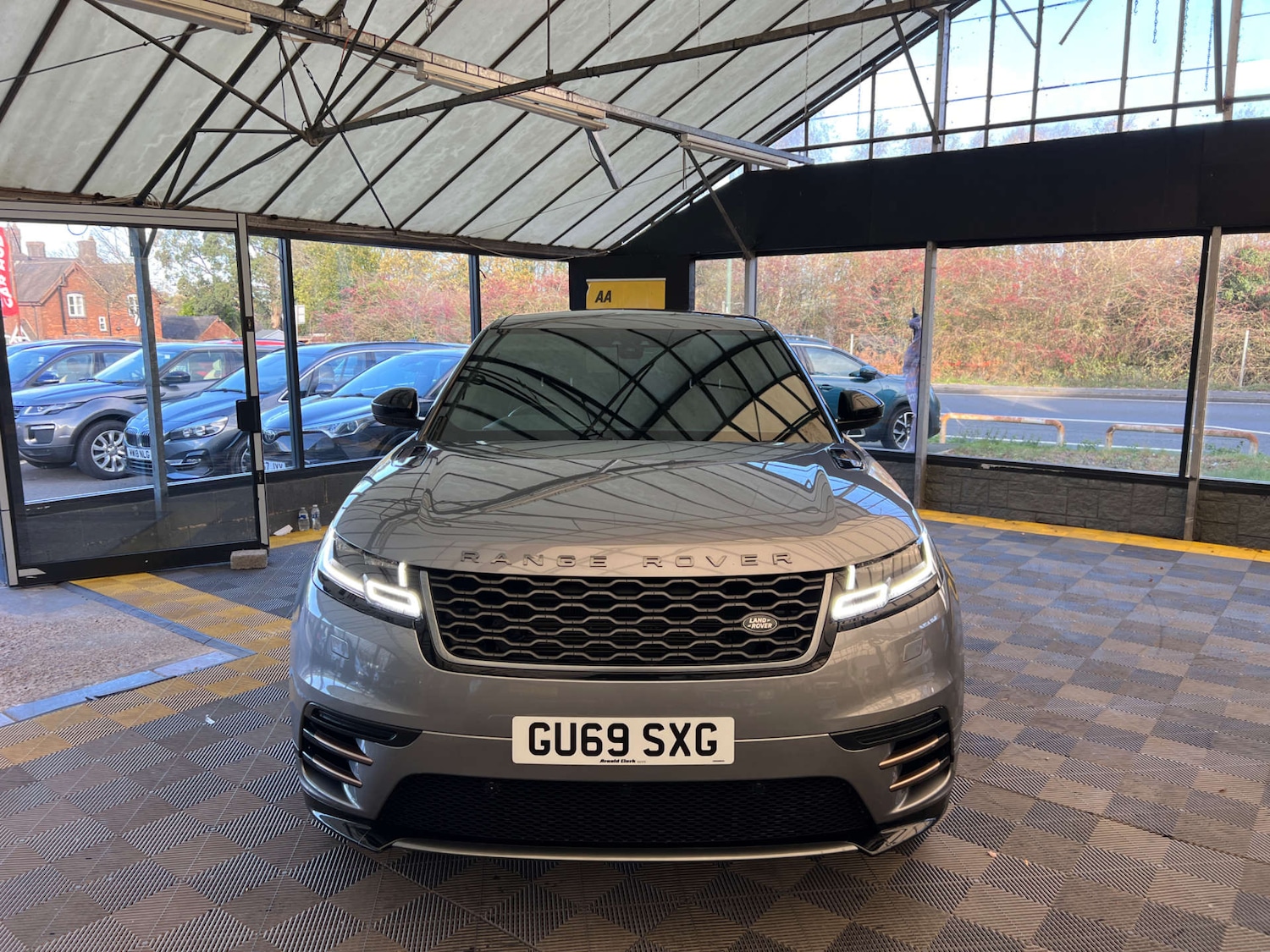 Used Land Rover Range Rover Velar 2019 for sale - 76650399: Photo 2