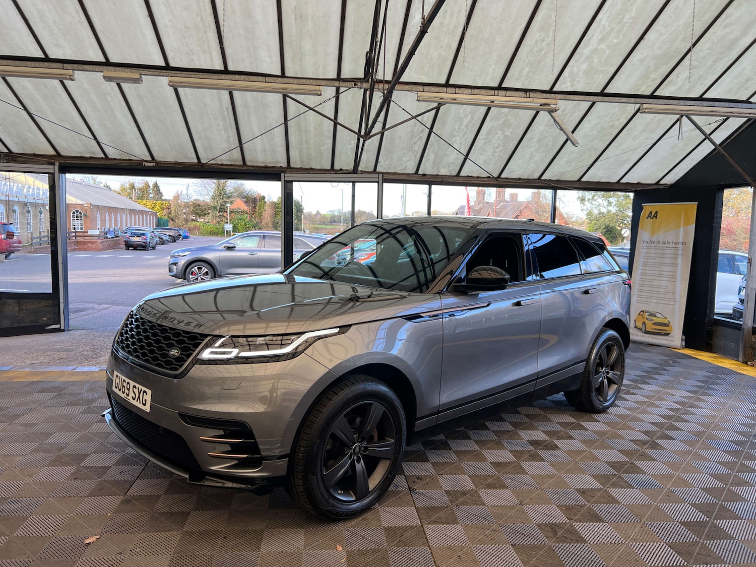 Used Land Rover Range Rover Velar 2019 for sale - 76650399: Photo 4
