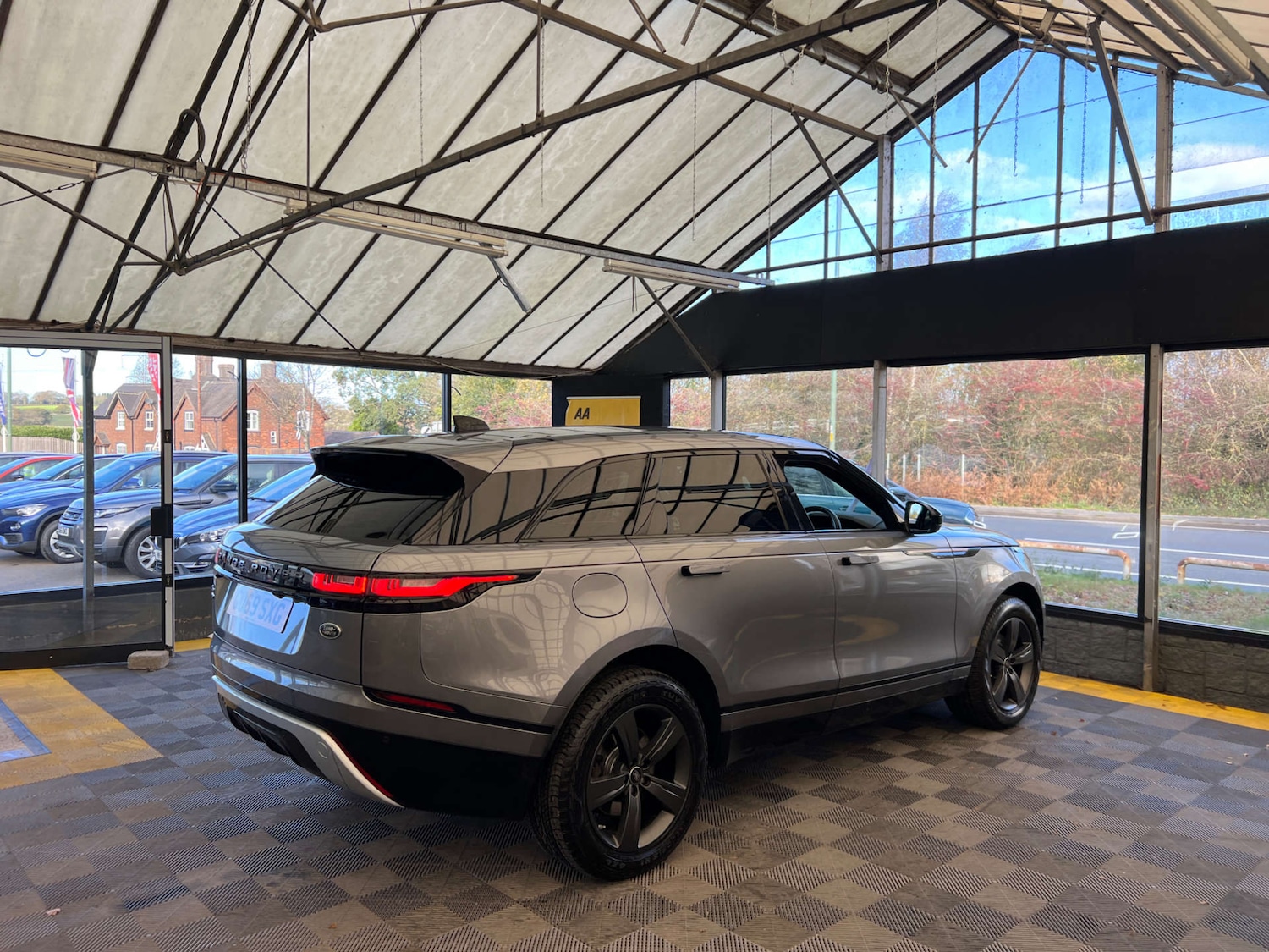 Used Land Rover Range Rover Velar 2019 for sale - 76650399: Photo 8