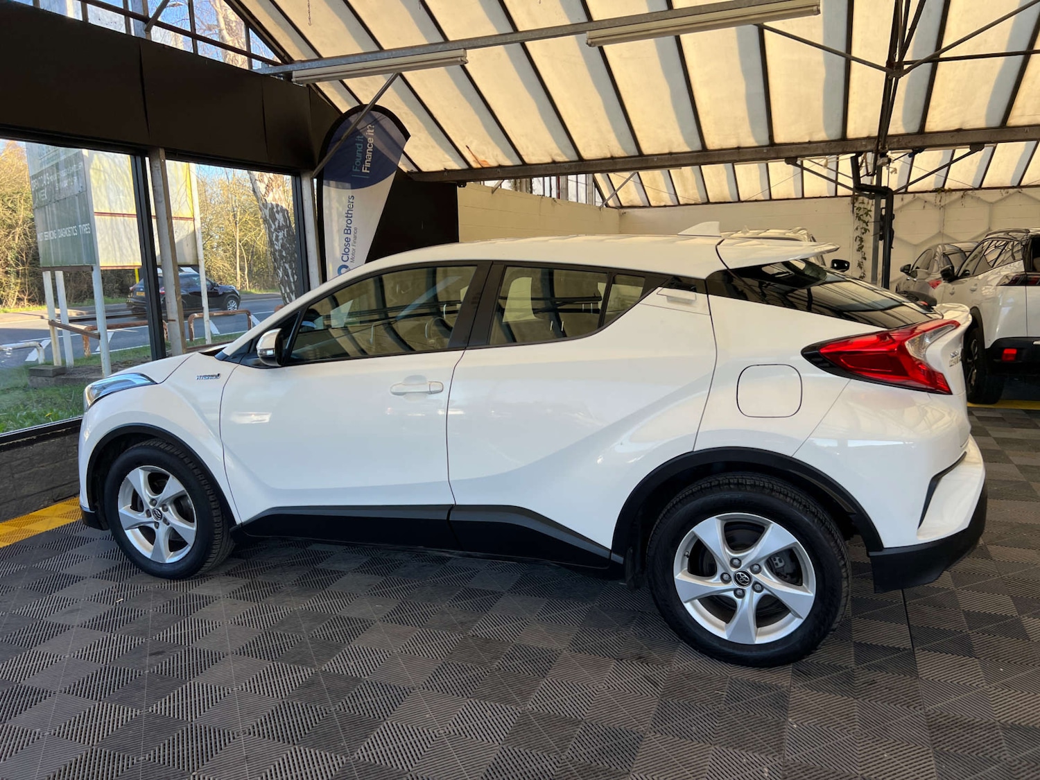 Used Toyota C-HR 2019 for sale - 77930570: Photo 7