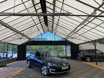 Used Volkswagen Golf 2019 for sale - 78894611: Photo