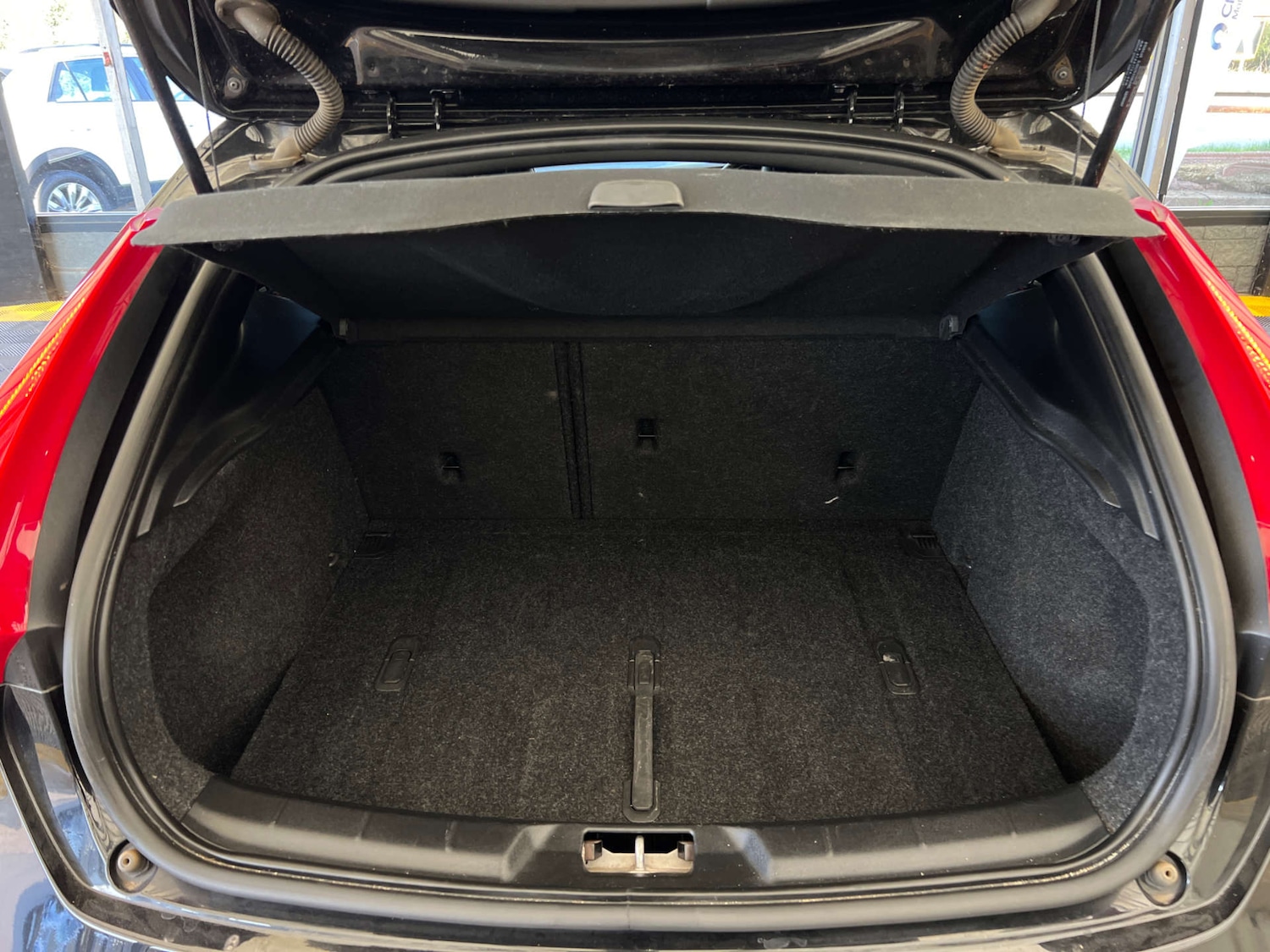 Used Volvo V40 2019 for sale - 78154412: Photo 25