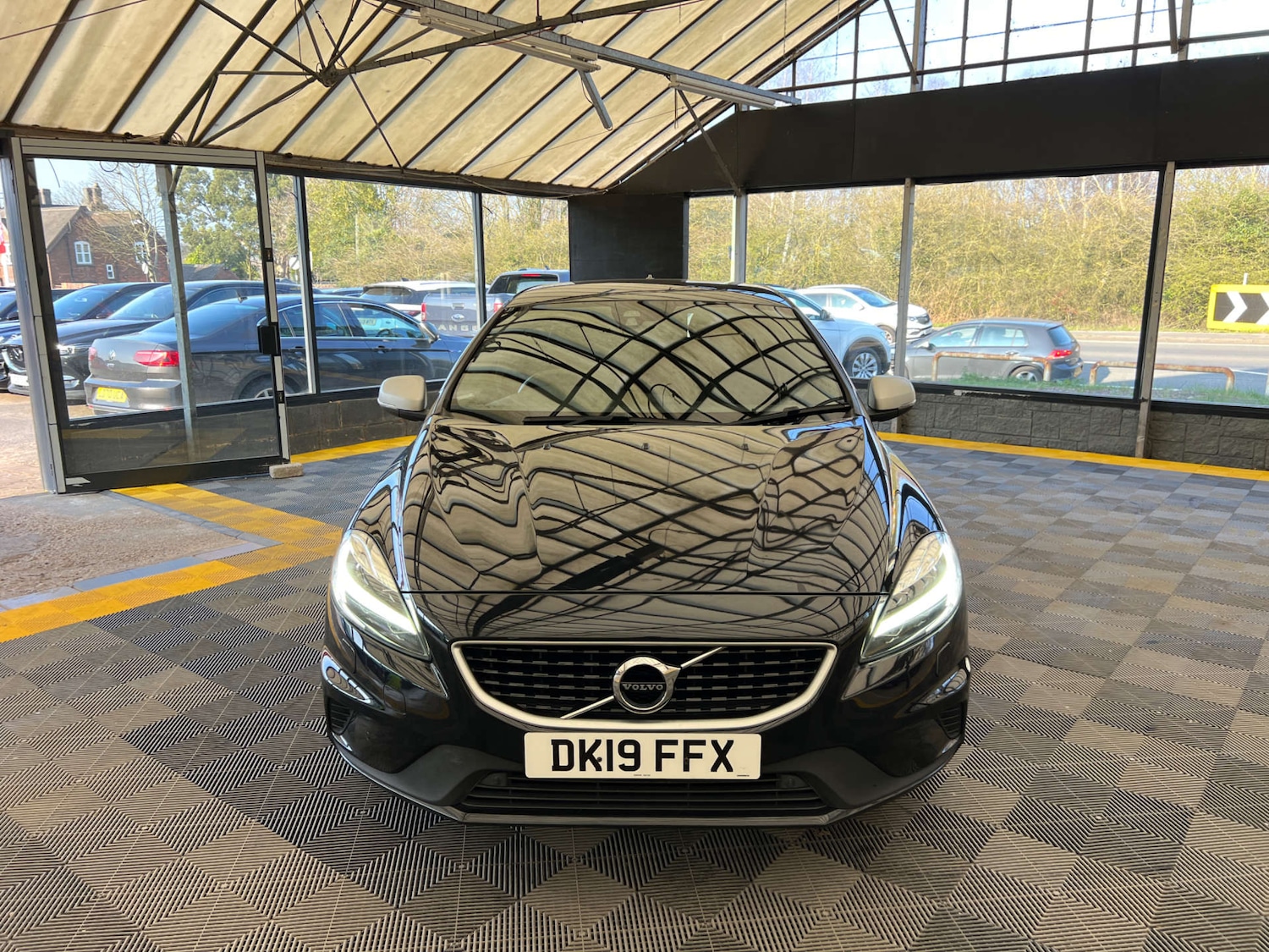 Used Volvo V40 2019 for sale - 78154412: Photo 4