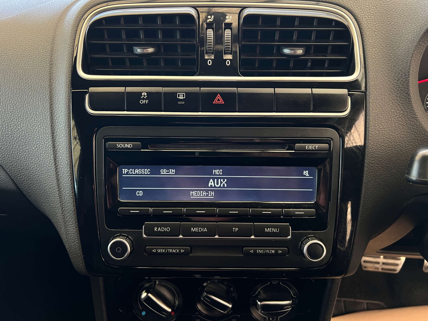 Used Volkswagen Polo 2012 for sale - 77888835: Photo 11