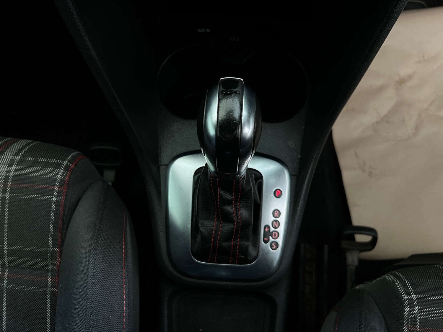 Used Volkswagen Polo 2012 for sale - 77888835: Photo 12