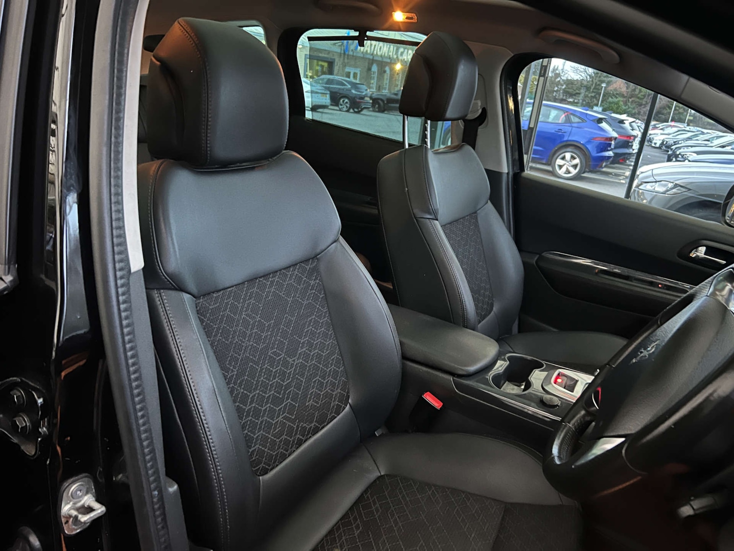 Used Peugeot 3008 2016 for sale - 77073379: Photo 11